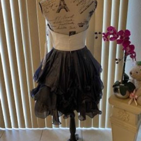 *CLEARANCE* FLIRTY NAVY/WHITE 0EMBELLISHED SHORT FORMAL DRESS SIZE 10 - Picture 3 of 4